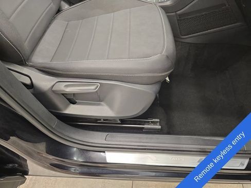 Used 2024 Volkswagen Taos SE AWD/4WD image 10
