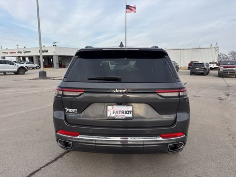 Used 2022 Jeep Grand Cherokee Overland AWD/4WD image 4