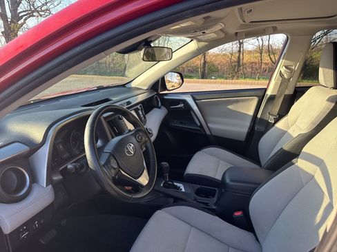 Used 2017 Toyota RAV4 XLE image 5