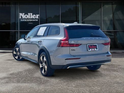 Used 2024 Volvo V60 B5 Cross Country Plus AWD/4WD image 12