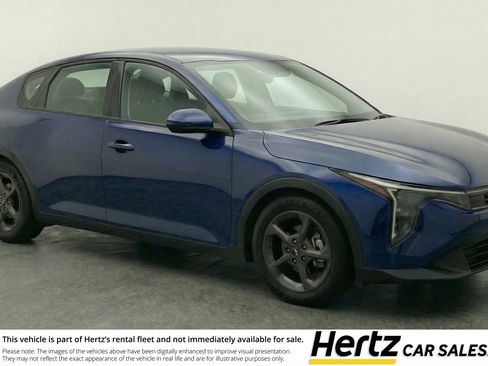 Used 2025 Kia K4 LXS FWD image 1