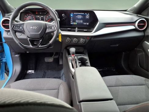 Used 2024 Chevrolet Trax RS w/ Driver Confidence Package FWD image 13