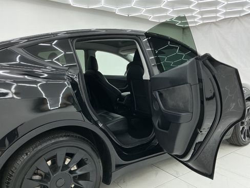 Used 2021 Tesla Model Y Long Range AWD/4WD image 23