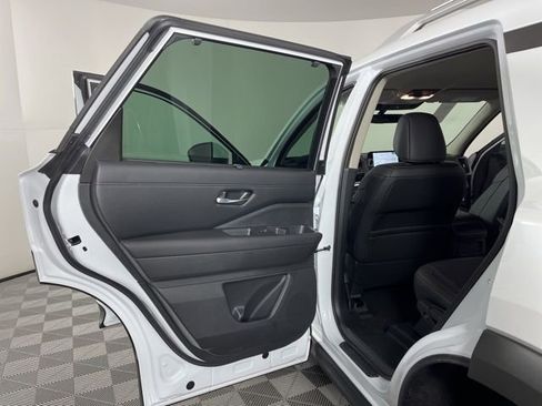 New 2025 Nissan Pathfinder SL image 42