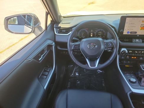 Used 2024 Toyota RAV4 XSE w/ Weather Package AWD/4WD image 19