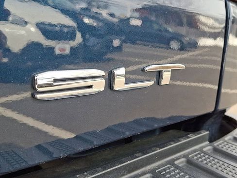 Used 2022 GMC Sierra 1500 SLT w/ SLT Premium Package AWD/4WD image 30