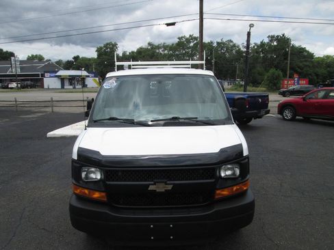 Used 2016 Chevrolet Express 2500 RWD image 22