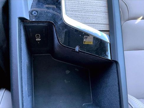 Certified 2026 Volvo XC60 B5 Plus w/ Protection Package Premier image 16