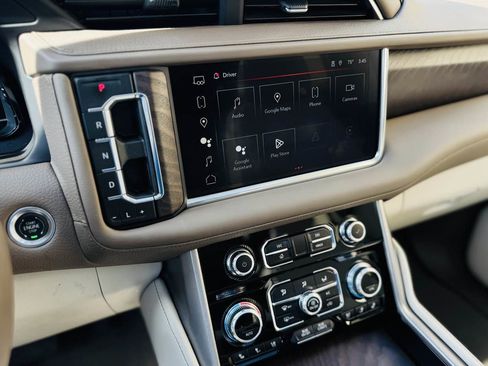 Used 2024 GMC Yukon XL Denali AWD/4WD image 23