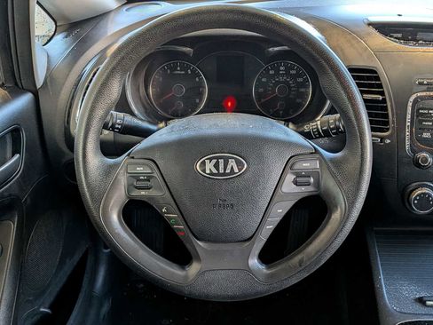 Used 2017 Kia Forte LX image 18