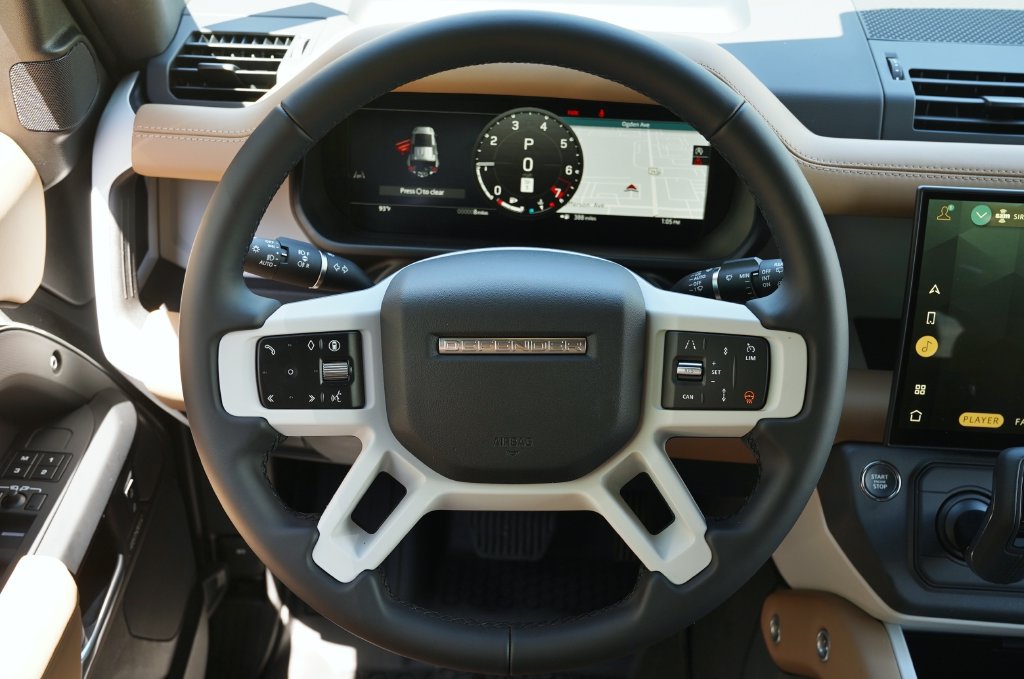 Used 2026 Land Rover Defender 110 X-Dynamic SE AWD/4WD image 14