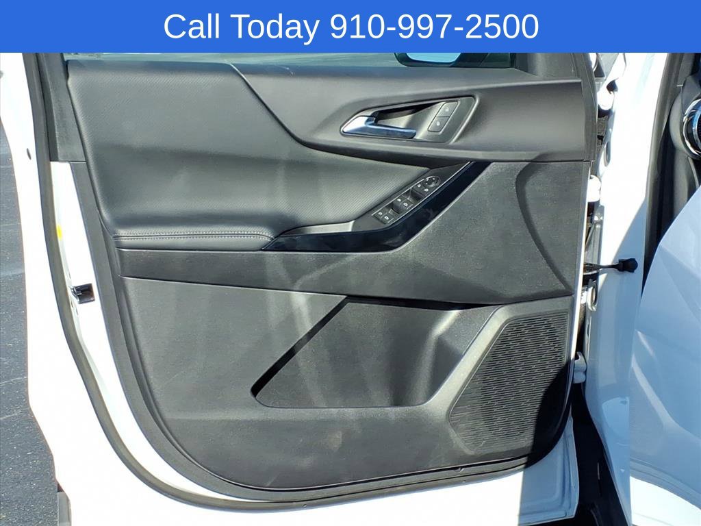 Used 2026 Chevrolet Equinox LT FWD image 11