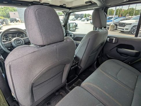 Used 2024 Jeep Wrangler Unlimited w/ Convenience Group AWD/4WD image 14