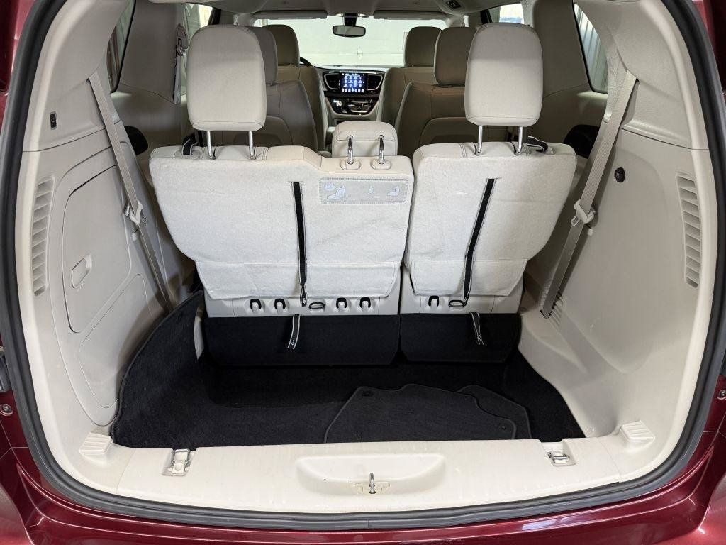Used 2018 Chrysler Pacifica Touring Plus FWD image 30