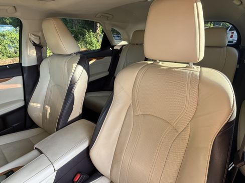 Used 2018 Lexus RX 450h AWD w/ Premium Package image 18