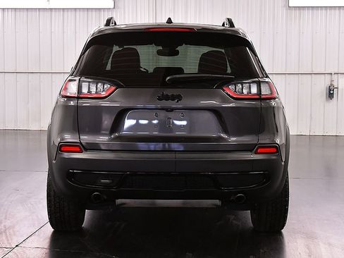 Used 2022 Jeep Cherokee Latitude AWD/4WD image 7