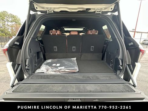 New 2026 Lincoln Navigator Reserve AWD/4WD image 21