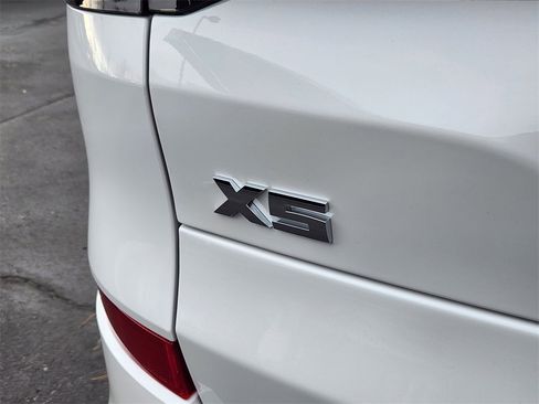 New 2026 BMW X5 M60i image 21