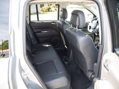 Used 2016 Jeep Compass Latitude AWD/4WD image 19