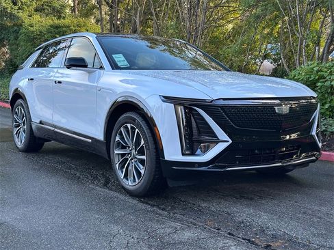 New 2026 Cadillac Lyriq Sport image 7