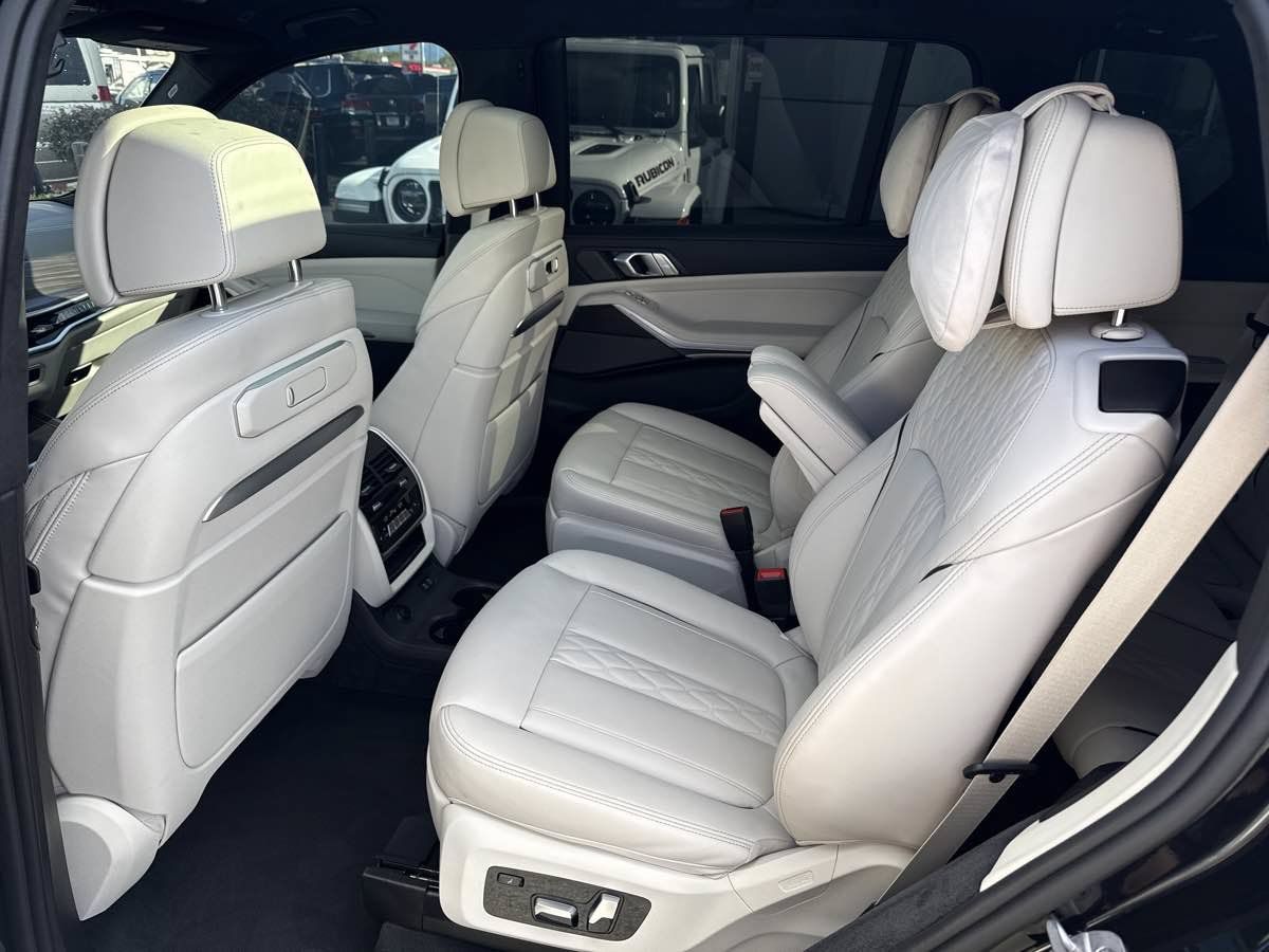 Used 2024 BMW X7 xDrive40i w/ Executive Package AWD/4WD image 13