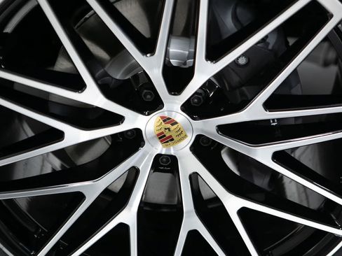 New 2026 Porsche Macan AWD/4WD image 11