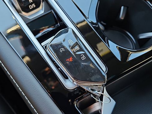 New 2026 Volkswagen Atlas Cross Sport SEL Premium R-Line image 20