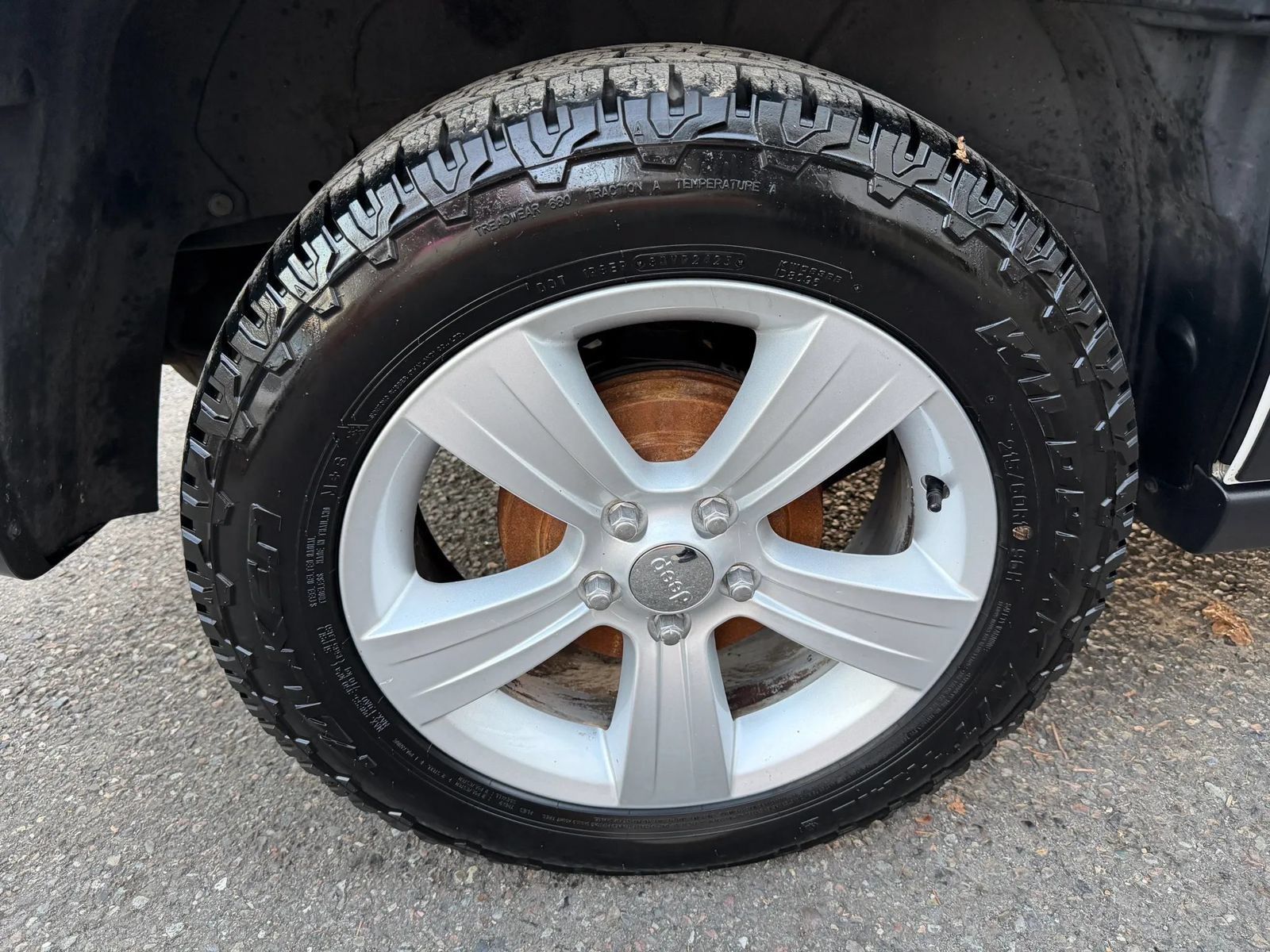 Used 2013 Jeep Patriot Latitude FWD image 37