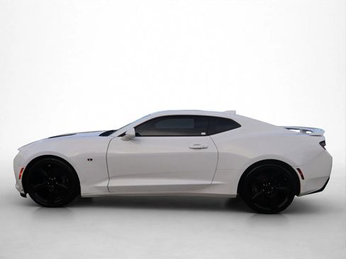 Used 2018 Chevrolet Camaro SS image 2