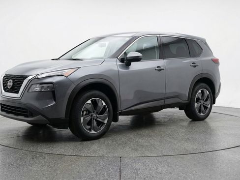 Used 2025 Nissan Rogue SV FWD image 3