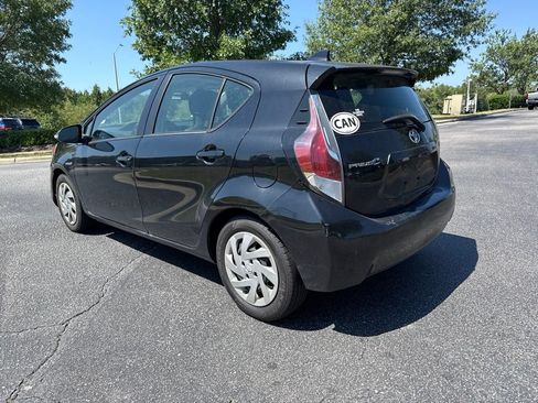 Used 2015 Toyota Prius C One FWD image 4
