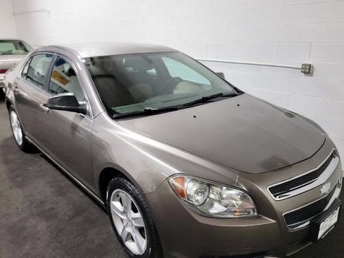 Used 2010 Chevrolet Malibu LS FWD image 34