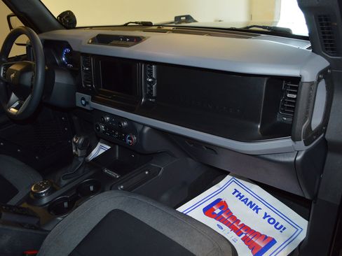 Used 2023 Ford Bronco 4-Door AWD/4WD image 10