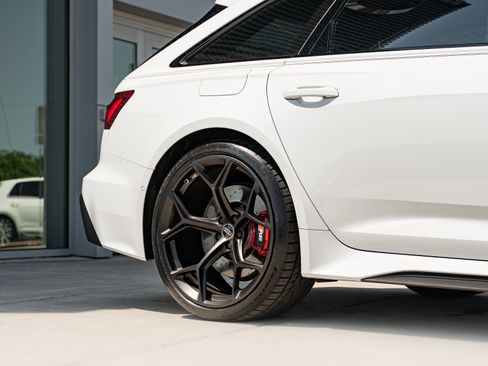 Certified 2025 Audi RS 6 performance AWD/4WD image 43