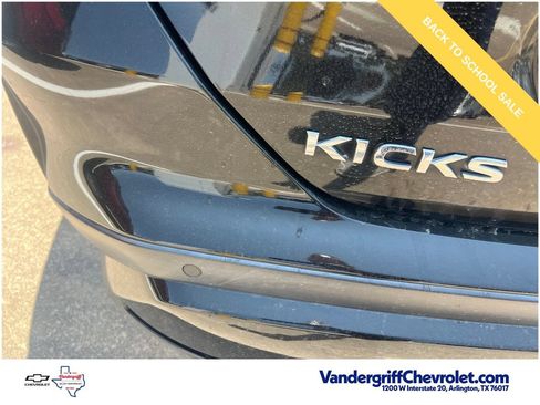 Used 2021 Nissan Kicks SV FWD image 9