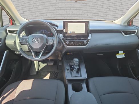 Used 2026 Toyota Corolla Cross LE FWD image 10