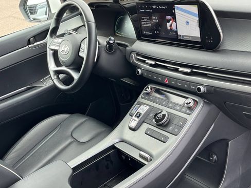 Used 2025 Hyundai Palisade SEL FWD image 9