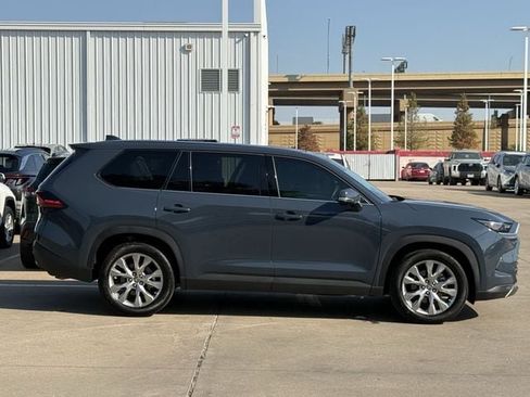 Used 2026 Toyota Grand Highlander FWD image 3