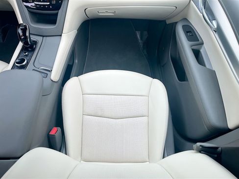 Used 2025 Cadillac XT5 Premium Luxury FWD image 24