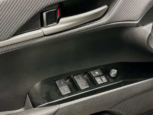 Used 2025 Toyota Camry SE w/ Convenience Package FWD image 15