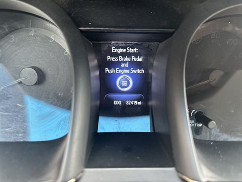 Used 2017 Toyota Avalon XLE w/ Carpet Mat Package FWD image 10