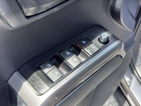 Used 2023 Toyota Tacoma SR5 RWD image 17