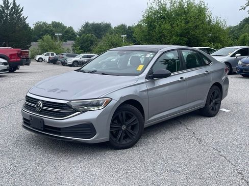 Used 2022 Volkswagen Jetta SE w/ Panoramic Sunroof Package FWD image 1