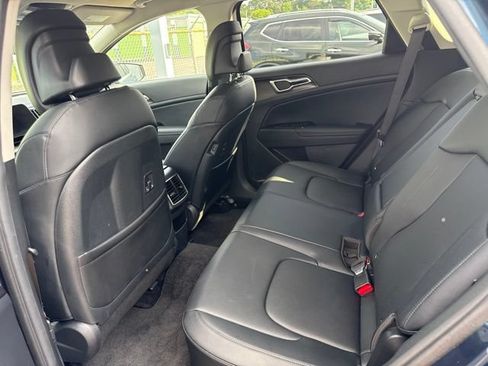 Used 2023 Kia Sportage EX AWD/4WD image 5
