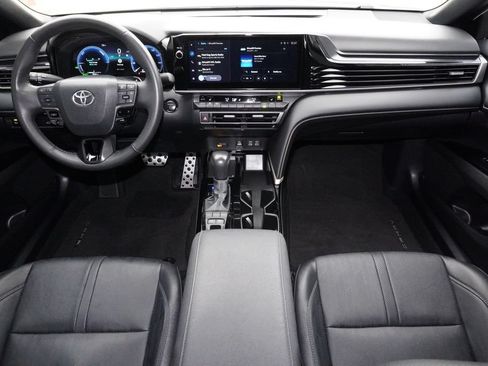 Used 2025 Toyota Camry XSE FWD image 25