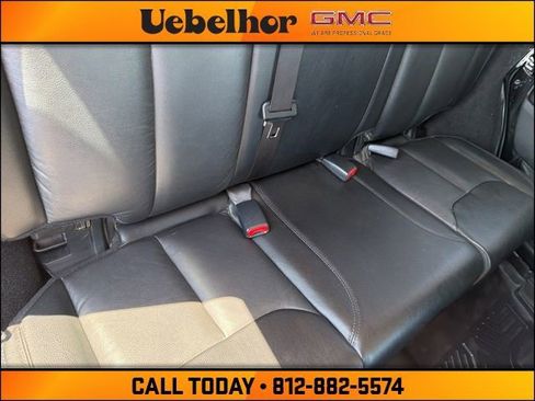 Used 2017 Jeep Wrangler Unlimited Sahara AWD/4WD image 6