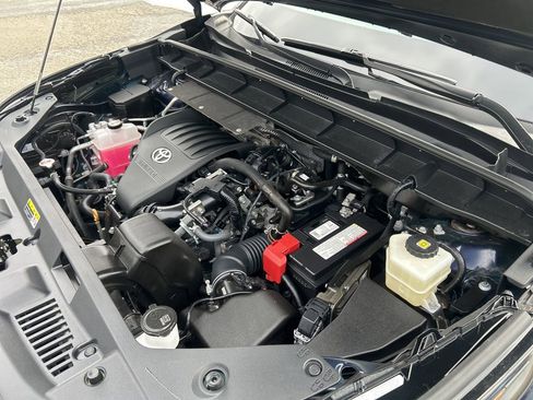 Used 2023 Toyota Highlander LE image 23