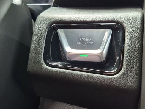 Certified 2025 GMC Yukon XL Denali AWD/4WD image 9