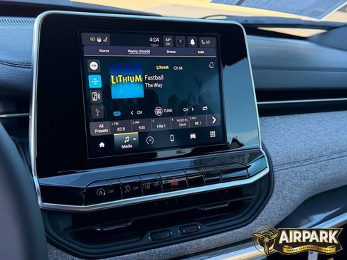 New 2026 Jeep Compass Latitude image 22