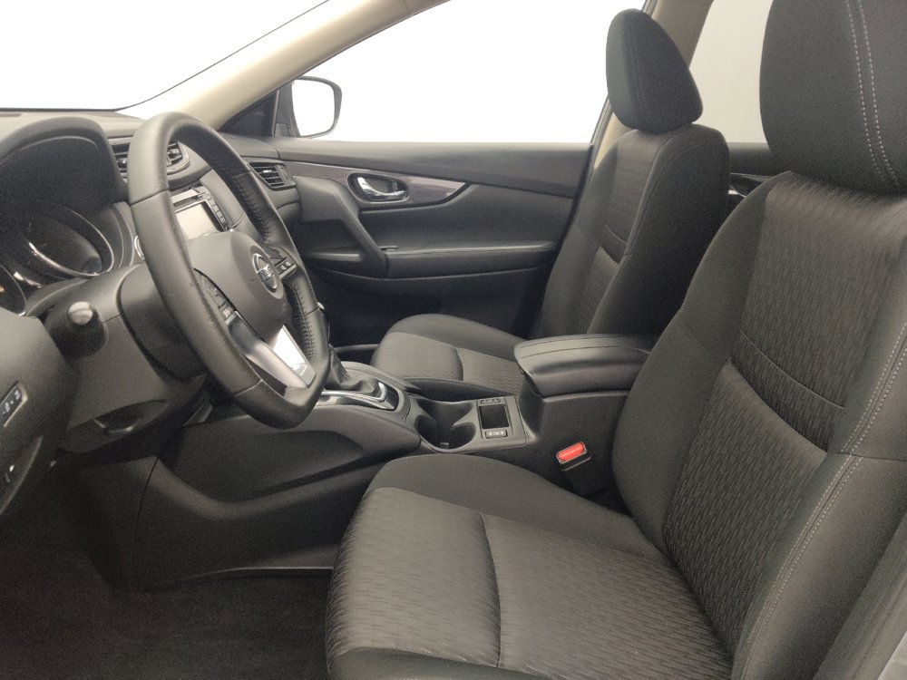Used 2020 Nissan Rogue SV FWD image 17